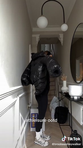 how to style athleisure 🧦 (ignore the charity shop pile ready to go) #outfitoftheday #athleisurefashion #howtostyle