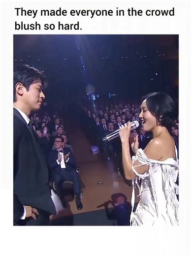 Hwasa's Powerful Performance at the Blue Dragon Awards