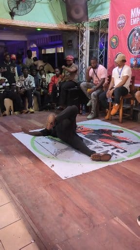 2eme duel Xender vs pikachu 1 ou 2 a vos clavier | Scott l'univers officiel