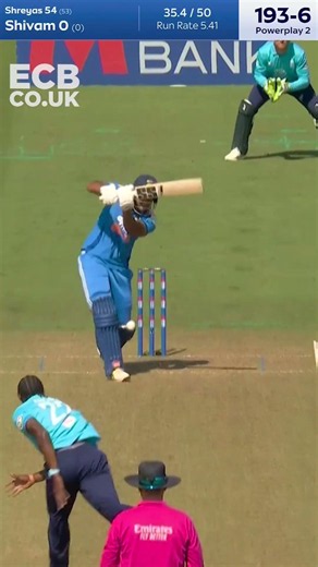 Back-To-Back Wickets! 💥