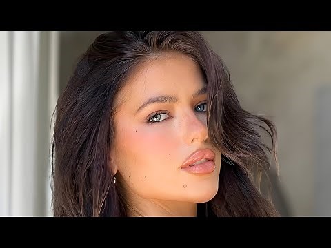 Crystal Bellotti: Australian model | Influencer and Digital Creator. Bio & Insights