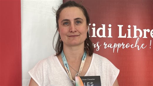 COMÉDIE DU LIVRE "J’ai imaginé des habitants passant d’une planète à l’autre, pour les préserver" confie Chloé Chevallier