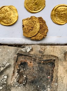 See more 👉 👉 https://a61.eternalhistories.com/1610/ In an extraordinary archaeological discovery, Bulgarian researchers have unearthed five gold coins from the Byzantine Empire, specifically from the reign of Emperor Justinian the Great (A.D. 527–565). These sixth-century coins were found within the ruins of a 10th-century home in the village of Debnevo, located in northern Bulgaria. The partially burned house contained a variety of artifacts, including tools and pottery. Notably, the coins ar