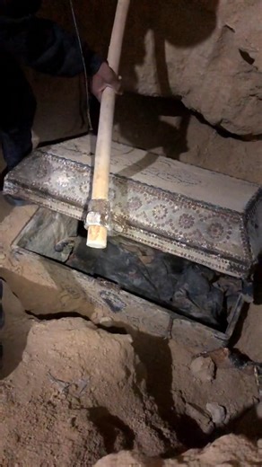 1.8M views · 13K reactions | Treasure Hunt [ big box full of gold ] #treasurehunt #treasurehunting #treasurehunter #gold #metaldetecting #metaldetector #treasurefind | Mynul Khan | Facebook