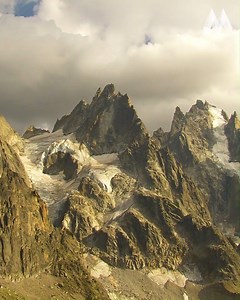 187K views · 2K reactions | #RestezChezVous  On vous emmène survoler les Aiguilles de Chamonix | Mont Blanc Live | Facebook