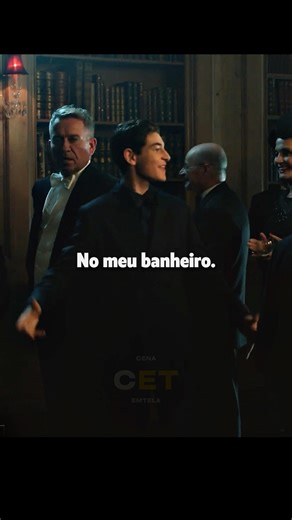 “Eu vou por no meu.. Banheiro!” 😂🎬 SÉRIE: Gotham