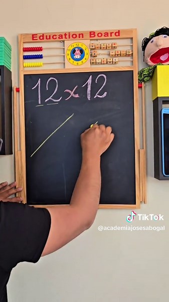 🔢 ¡Descubre la multiplicación japonesa con líneas y sorpréndete con este truco increíble! 🇯🇵✨ Este método visual hace que multiplicar sea fácil, rápido y divertido. Con solo dibujar líneas y contar puntos, tu hijo podrá resolver multiplicaciones sin complicaciones. 🎨✏️ 📚 CLASE GRATIS para que aprenda matemáticas con trucos efectivos. 📲 Inscríbelo aquí 👉 https://wa.me/51929660303?text=Quiero una clase gratuita 🚀✨