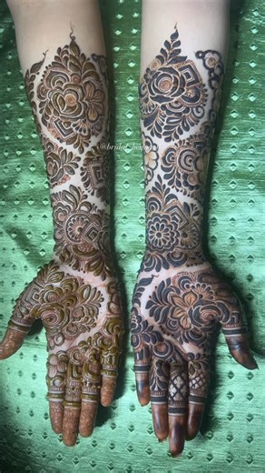Zoya & Sadika on Instagram: "My Beautiful bride Sana ❤️😍✨ #instagram #instagood #henna #artist #mehendi #viral #hennartist #trendingreels #reels #mehendiartist #trending #reel #design #new #transition #dubaipatten #patten #bride #beautiful #follow #tag"