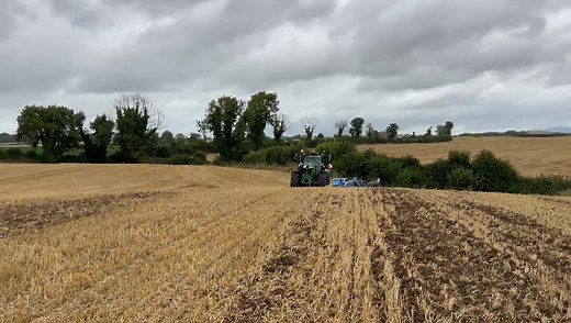 One of our 6R250’s out on demo to a customer in Co.Louth today - making light work of the Lemken disc 🙌🏼👀 #johndeere #tractor #6R250 #lemken #meathfarmmachinery #irishagri #agriculture #agritok