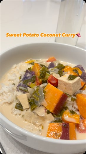 🥥🍠SWEET POTATO COCONUT CURRY🍠🥥 This is literally the best curry we’ve ever had, it’s so flavorful and delicious🤤 We’re excited to share this recipe with you guys so you can make it yourself. It’s easy to make and deeply nourishing❤️ Talk about comfort food! We shared the ingredient list on the reel so you can screenshot and save📸 but here are the instructions on how to make the best curry ever: • Use a large pot and add oil of choice on medium high heat (we use avocado oil)🔥 • Add chopped
