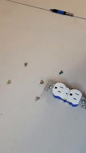 3.2K views | part1 Electrical Outlet Trick On The Apprentice 藍 #leviton #electrician #apprentice | Toolboxlife | Facebook