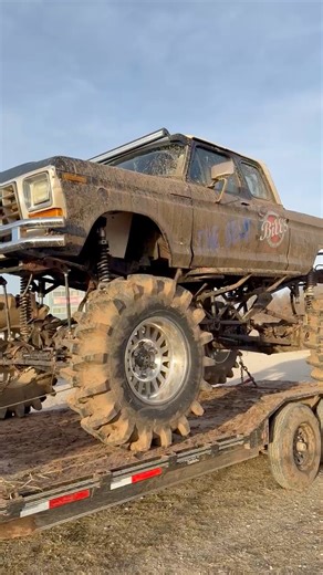 “THE BEAST” Ford Mud Truck at The OKC Underground Mega Meet #sickcarsandtrucks #liftedtrucks #mudtruck | SICK Cars and Trucks