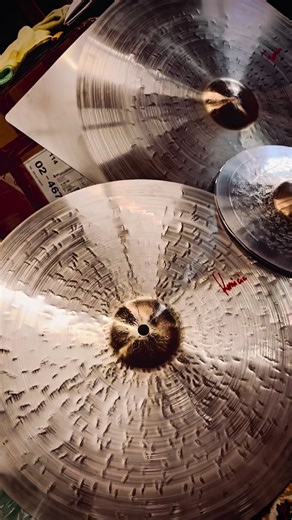 Full hand hammered Set for Chris #kmiciccymbals #customcymbals #handcraftedcymbals #boutiquecymbals #titaniumcymbals #fullcymbalsetup #cymbalcollection #rides #crashes #hihats #stacks #fxcymbals #drumgear #uniquecymbals #cymbalporn #artisancymbals #drumreels #reelsdrummer #instadrummer #drummersofinstagram #drumcommunity #打楽器 #シンバル #platillos #percusión #percussiongear #drumsetup | Kmicic Cymbals