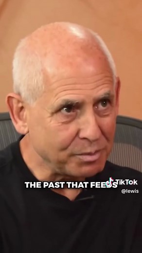 Start your day with THIS mindset. 🧠 The School of Greatness Podcast Ep. 1120 with Dr. Daniel Amen for the FULL episode! 🎙️