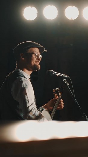 🌊 Stormy Seas Ahead – Irish Folk im Kirchenambiente ☘️ Am 06.12. in Badbergen heißt es erstmalig: Leinen los für die Kirchentour der Kilkenny Band! Erlebt einen Abend voller irischer Balladen, mitreißender Shantys und virtuoser Jigs & Reels – eingebettet in die besondere Atmosphäre der Kirche St.Georg Badbergen . 🎶✨ 👉 Konzertbeginn: 19:00 Uhr (Einlass 18:30 Uhr) 🎟️ VVK: 24 € / erm. 20 € – bei „Freese“ oder auf www.kilkenny-band.com 📸@Yannick_bon #KilkennyBand #IrishFolk #Kirchentour #Stormy