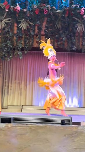 Hula girl Dance - Spa Resort Hawaiians dancing team 😍 #dance #dancers #girls #Amazing #superdance #visitjapan #japan #japanphoto #japanlife #Japantravel #beautifuljapan #explorejapan #japanvacation #japanphotography #streetphotography #japantrip #日本 #osaka #routineofjapan #rojofjapan | Routine of Japan