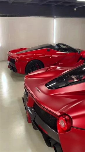 Exquisite V12 Engine Sounds from Ferrari LaFerrari
