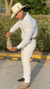 605K views · 8.6K reactions | BOTÍN PETATILLOCON CINTURÓN DE REGALOCONTÁCTAME+52 4793282299‼️‼️✅鸞️ #reelsvideoシ #viralvideoシ #reels #viral #viralvideo #parati | RancholoBoots | Facebook