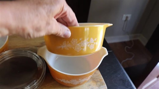 Vintage Pyrex Butterfly Gold Casserole Dishes, Retro Kitchenalia, Set of 3 Glass Bowls With Lids, Collector Gift, 1970s Grannycore Kitchen - Etsy