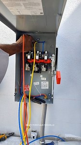 Disconnect switch connection #electrician_world #electrician #education #studentlife #viral #engineering #electrical #reels #usa #ENGINEER | Electrician World