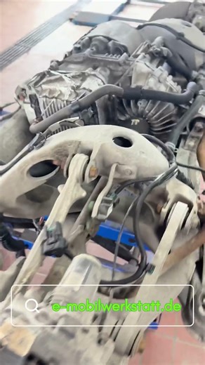 Tesla Model S85 Performance: LDU out, SDU in. Conversion process 🔧⚡️