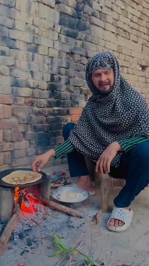 Interesting Interview with Ali Bhai's Aunty