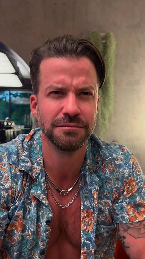 Just two pals staring into each other's eyes before streaming a new episode of #ChallengeWorldChamp available now on #paramountplus! 🥰 #johnnybananas #wesbergmann #bffs #frenemies #thechallenge