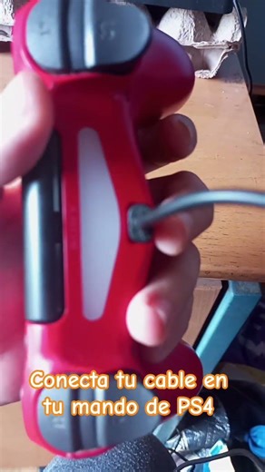 Conecta tu cable del control de tu PS4