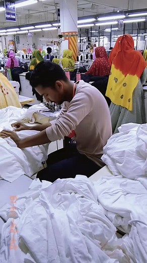 Textile Manufacturing Process: Behind the Scenes in Factories