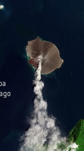 Anak KRAKATOA volcano erupts 🌋 ESA shows it from space