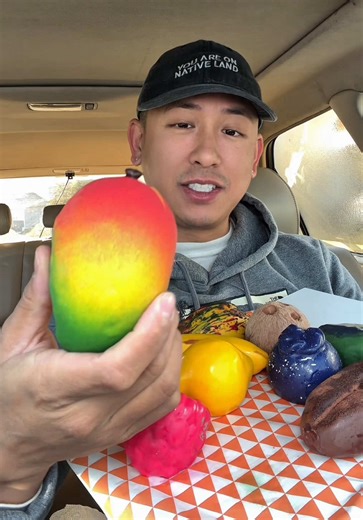 Beautiful fruit pastries! Many of you requested me to try these pretty desserts from a local baker! I got 10 pastries for $158. The pastries are handmade and made with lots of love! Each bite there’s a massive crunch with tons of jam and fillings! They are pretty to look at and actually better than the bakery I tried up north. If I had to pick my favorite, definitely the mango and raspberry! The mango had so much fruit inside, it was insane! 😅 Have you tried fruit pastries?! TAG all your family