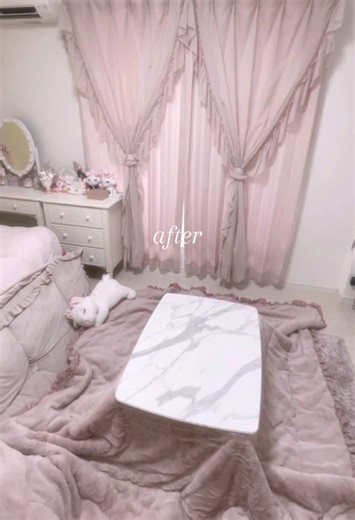 久々に部屋が荒れまくってたのでbefore after撮ってみました( ՞ ᴗ ̫ ᴗ՞)💦 もっと良いレイアウトないかなぁ。 #roomtour #ルームツアー＃一人暮らし＃一人暮らし女子#ひとり暮らし#myroom＃マイルーム＃ピンク系統#ピンク部屋#ピンク好き#インテリア＃インテリア雑貨#おすすめ＃おすすめにのりたい#fyp #Francfranc#francfrancのある生活＃フランフラン＃ロマプリ＃お部屋紹介#お部屋づくり＃マリーちゃん#beforeafter #片付け #掃除 #ビフォーアフター #新生活#ピンク部屋