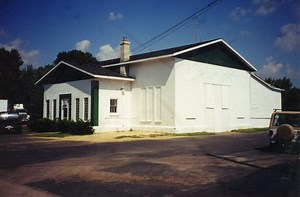 After 76 Years, Valley Cartage Keeps on Truckin'