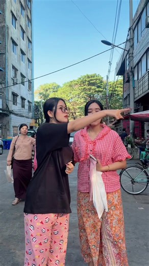 အထည်တွေကစျေးကြီးမယ့်ပုံဘဲ မကြည့်တော့ပါဖူး😔 #sweetchocoli #localbrand #fypage #fyp #trending #ဒီတစ်ပုဒ်တော့fypပေါ်ရောက်ချင်တယ် #viral#စမ်းချောင်းsweetchocoli #budgetbrand