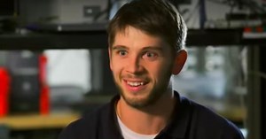 UNH 学生创造了 Formula SAE 和 Baja 汽车