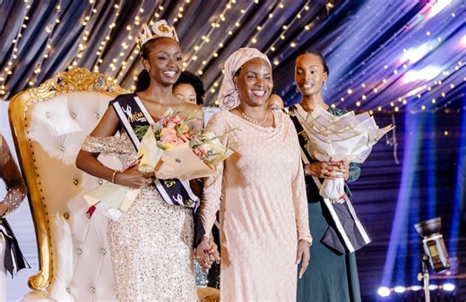 Impanuro za Angeline Ndayishimiye ‘Première Dame’ w’Uburundi ku batowe mu ihiganwa rya Miss Burundi 2025… 🎥 Gildas Yihundimpundu 🎞️ Samba Cyuzuzo | BBC News Gahuza