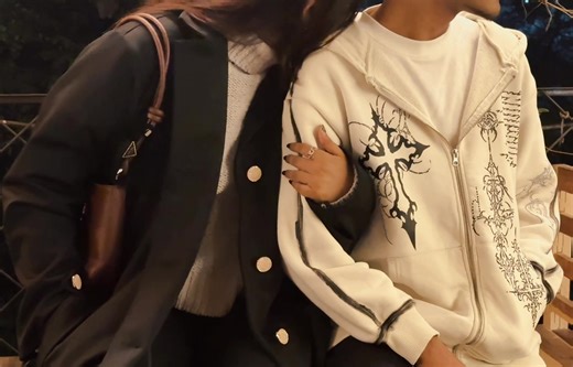 Transforming Flowers into Stone Art: A Creative Journey