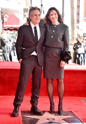 Jennifer Garner - Hollywood Walk of Fame Ceremony Honoring Mark Ruffalo • CelebMafia