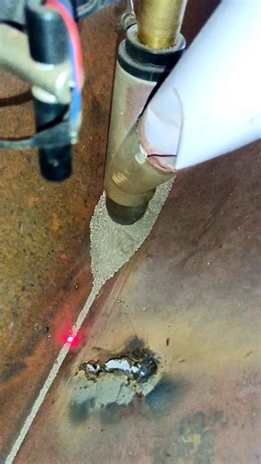 How smart welders work with thin metal #welding #welder #metalwork #fabrication