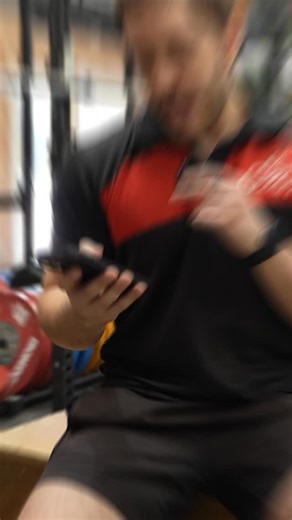 Short-term, mid-term, and long-term goals, that’s how you actually stick to fitness Break it down: 3 weeks, 3 months, 1 year. Build sustainable habits along the way. Motivation comes and goes, but the system keeps you consistent. If you need help structuring your goals, come have a chat with us anytime at Maine Fitness. | Maine Fitness