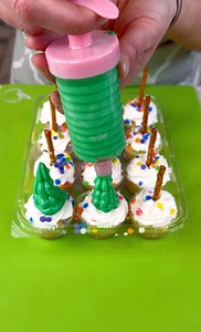 2M views · 3.1K reactions | Simple and Festive Christmas Treat Rachel shows you how to transform an average store bought mini cupcake into an amazing Christmas tree cupcake. | Family Style Cooking | Facebook