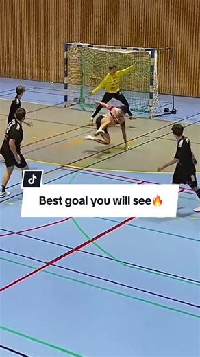 Incredible Handball Goal: A Must-See Moment!