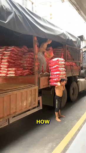 Incredible Bag Stacking Skills You Must See! #BagStacking #WorkSkills #Logistics | YNP Media