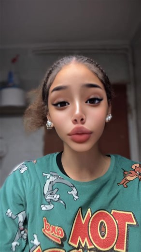 Explorez ma nouvelle mini armoire : rangement stylé !