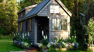 Pros and cons of living in a tiny house