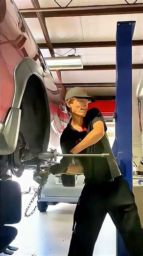 When a Skilled Mechanic Uses a Slide Hammer… AMAZING RESULTS 🤯