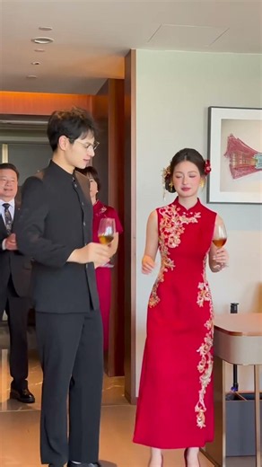This Chinese Bride Looks Stunning from Every Angle 😍👰 #Shorts