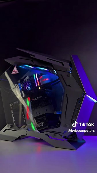 Alien vibes activated. 👽 Built inside the JONSBO MOD open-frame chassis — This one isn’t just a PC, it’s a machine. Ryzen 7 9700X RTX 5070 Ti Clean RGB 360 AIO All performance, all attitude. He wanted something cool and different. Not a normal box. Mission accomplished. BYB Computers Build beyond normal. #gamingpc #pcbuild #gamingtiktok #gaming #gamingcommunity #pcbuild
