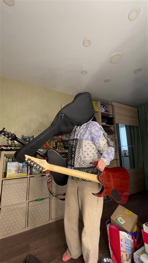 мой первый косплей так волнительно #бензопила #косплей #guitar #chainsawman