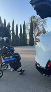 No setup. No hassle. It's that easy. ✔ #paradaxgolf #golfbag #pushcart #golf #golflife #golfer #allinone | Paradax All-In-One Golf Bag and Cart